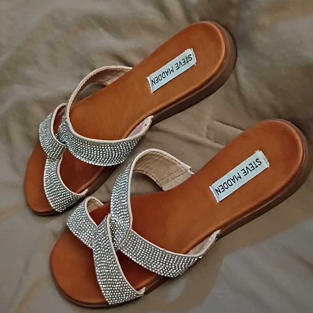 Steve Madden Women's Sandals with Silver Straps and Brown Footbed